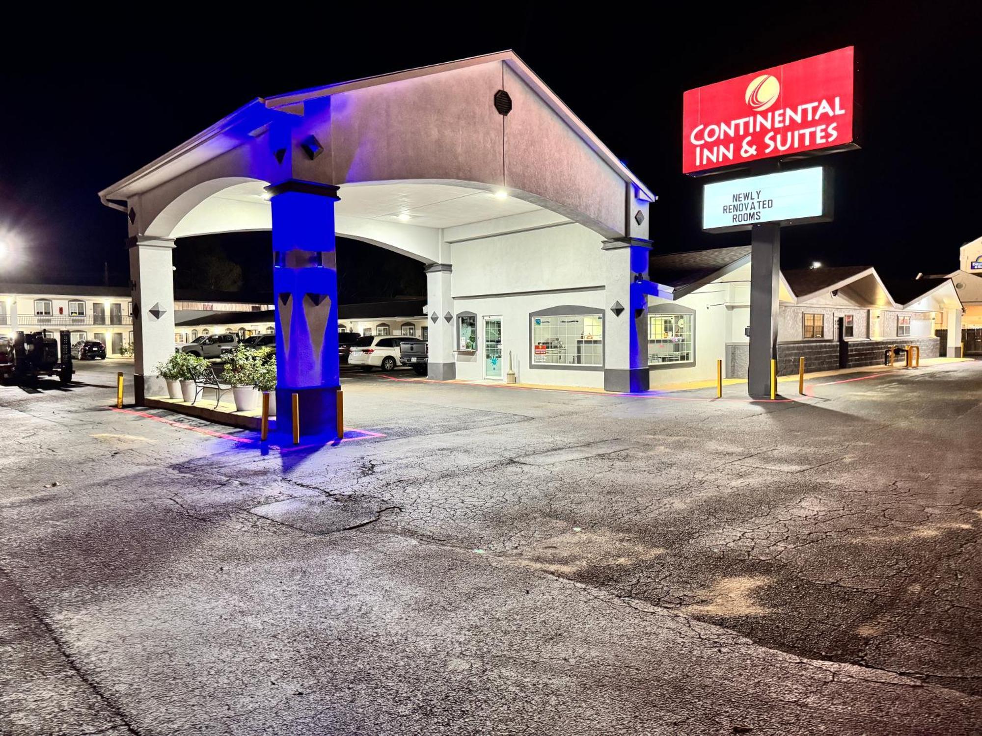 Continental Inn And Suites Nacogdoches Tx Sfa University Downtown Exterior foto