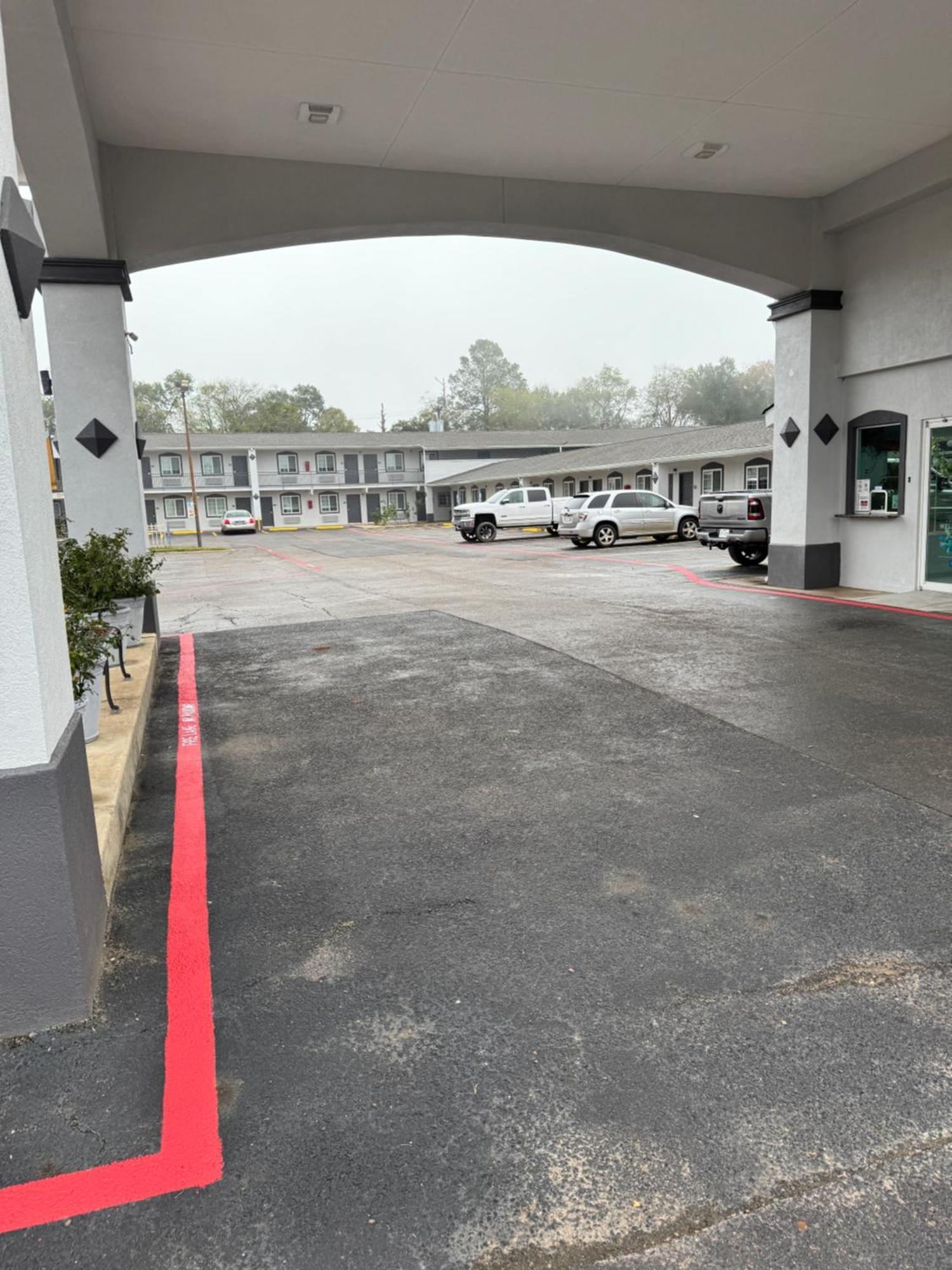 Continental Inn And Suites Nacogdoches Tx Sfa University Downtown Exterior foto