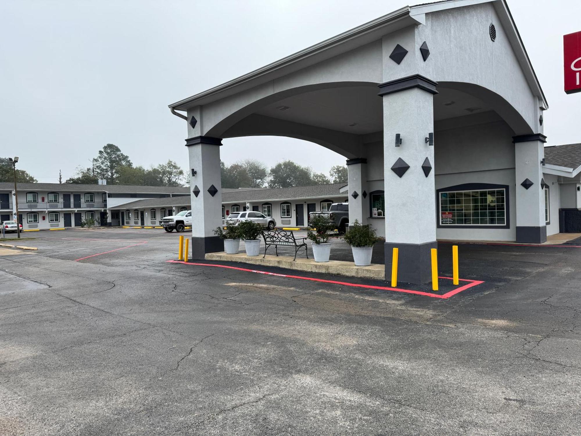 Continental Inn And Suites Nacogdoches Tx Sfa University Downtown Exterior foto
