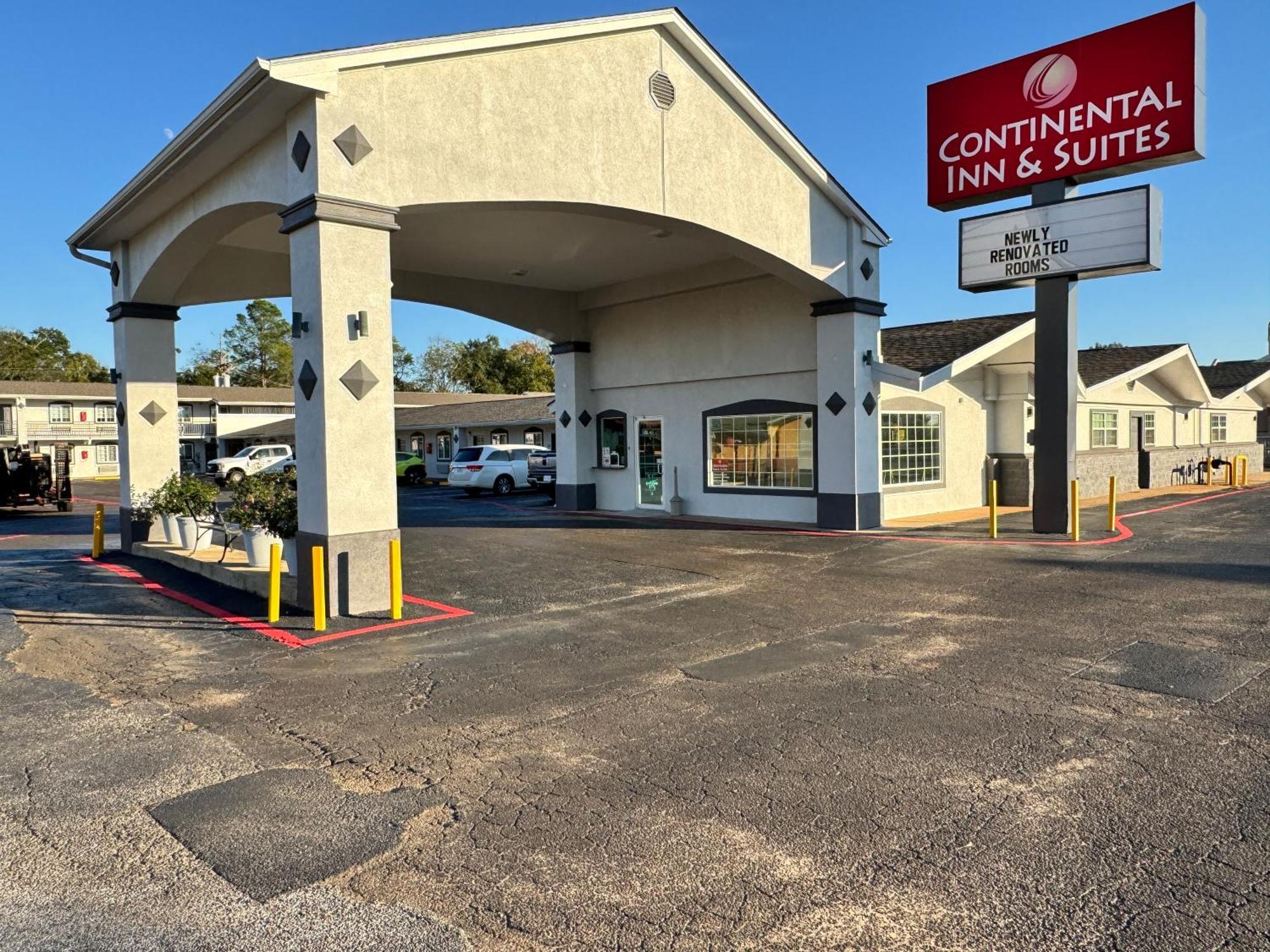 Continental Inn And Suites Nacogdoches Tx Sfa University Downtown Exterior foto