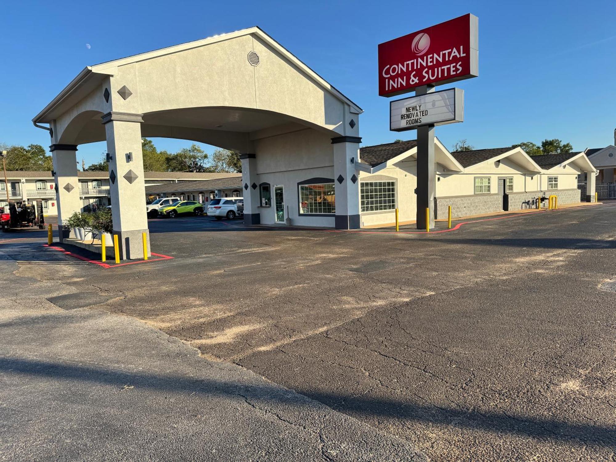 Continental Inn And Suites Nacogdoches Tx Sfa University Downtown Exterior foto