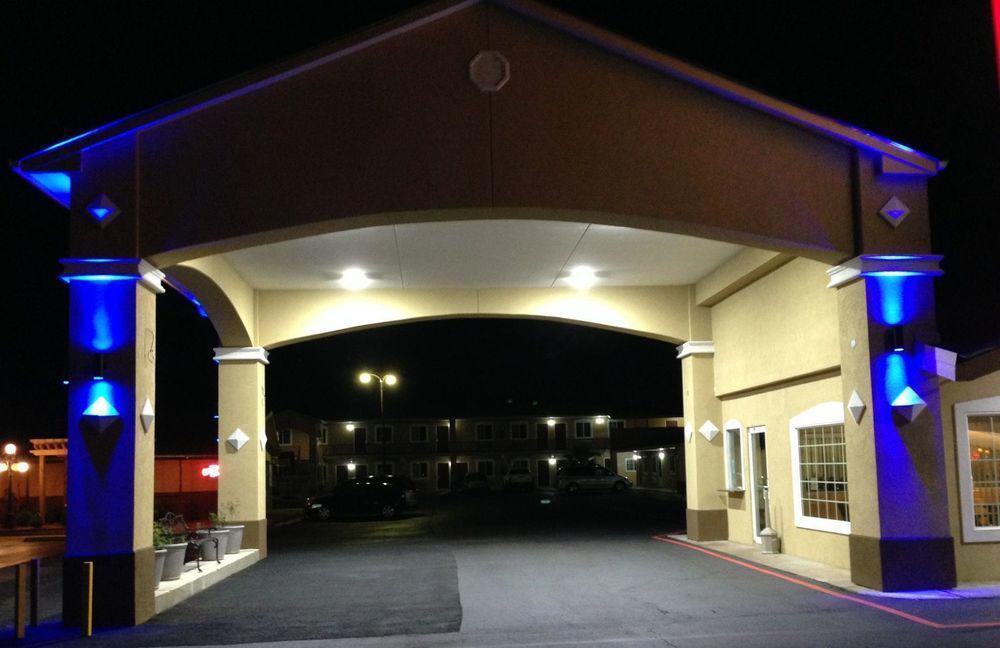 Continental Inn And Suites Nacogdoches Tx Sfa University Downtown Exterior foto